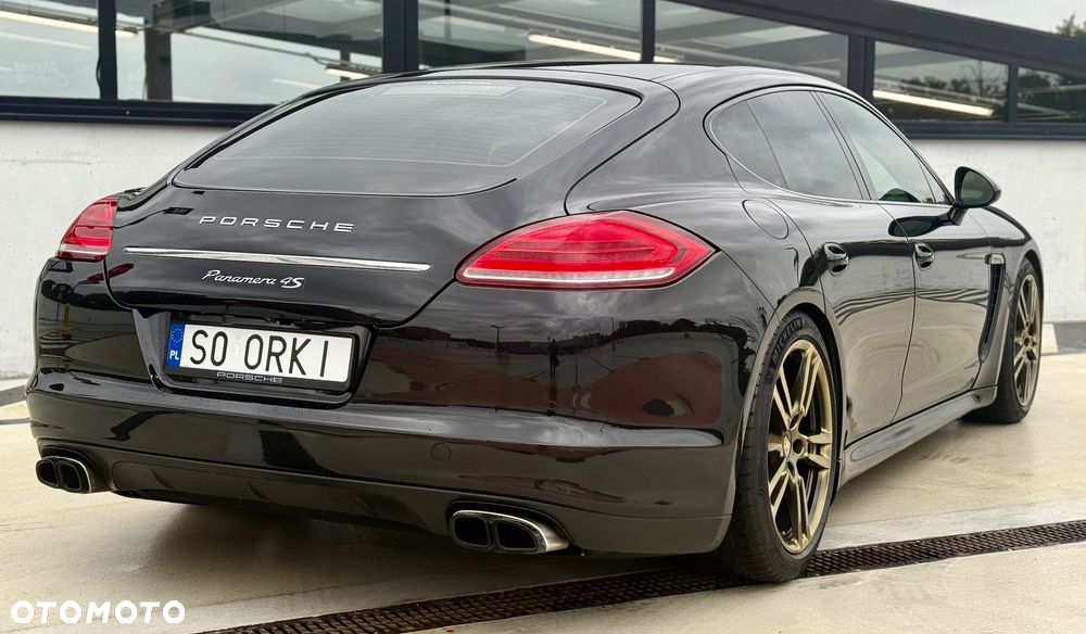 Porsche Panamera 4S - 11