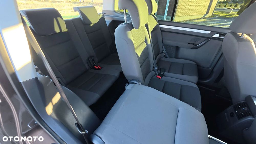 Volkswagen Touran 1.6 TDI DPF BlueMotion Technology DSG Highline - 14