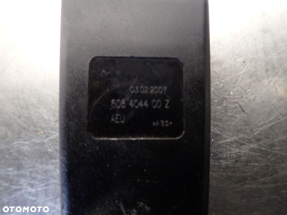 NAPINACZ PASA BMW E91 - 4