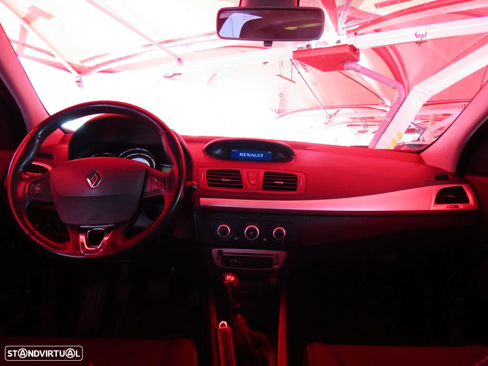 Renault Mégane 1.5 dCi Confort SS - 8