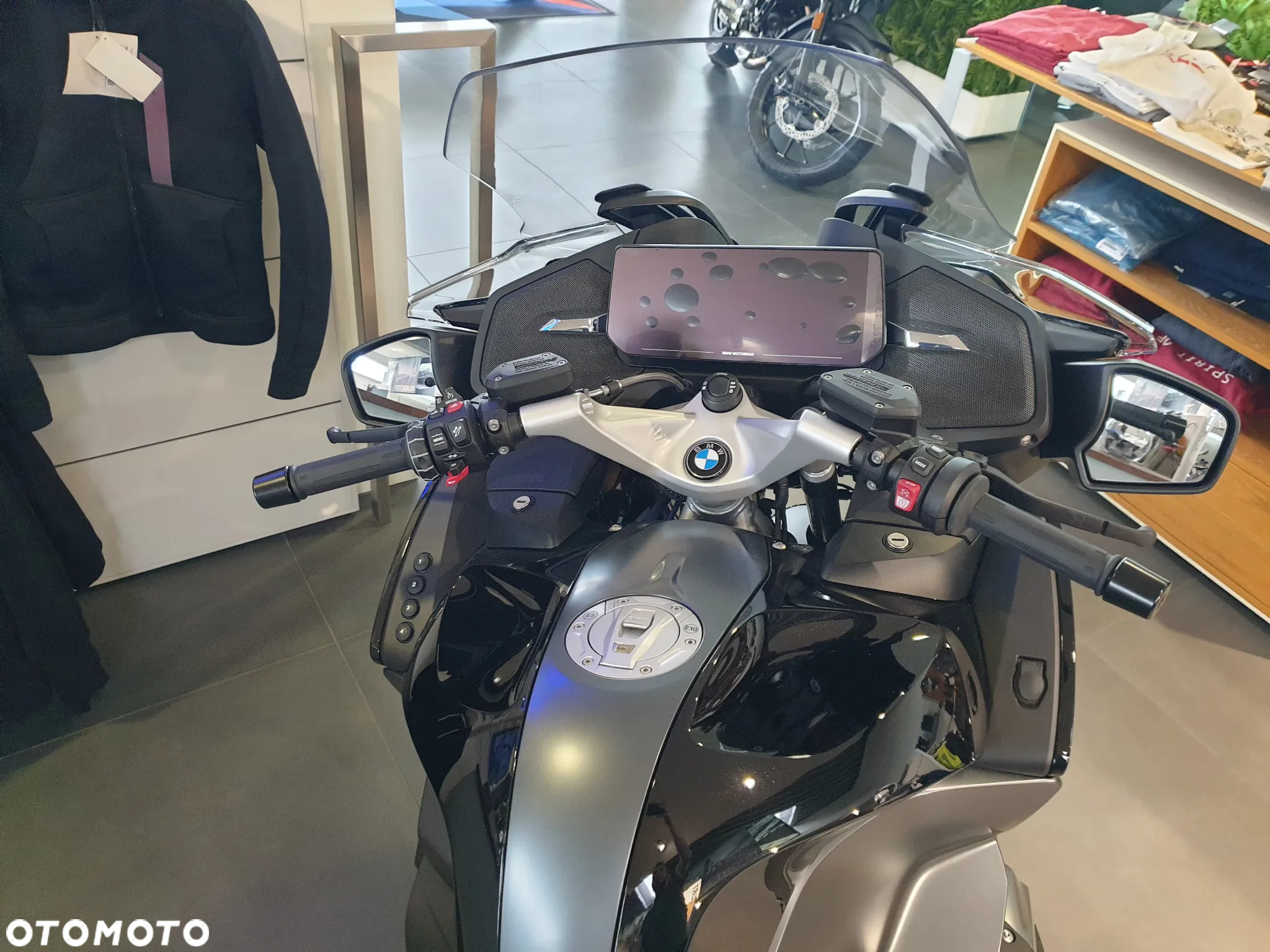 BMW R - 8