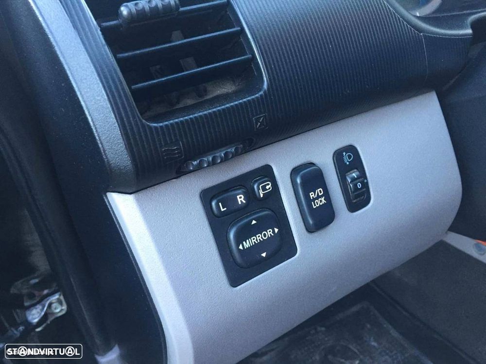 Mitsubishi L200 2.5 DI-D Club Invite AC 4WD - 9