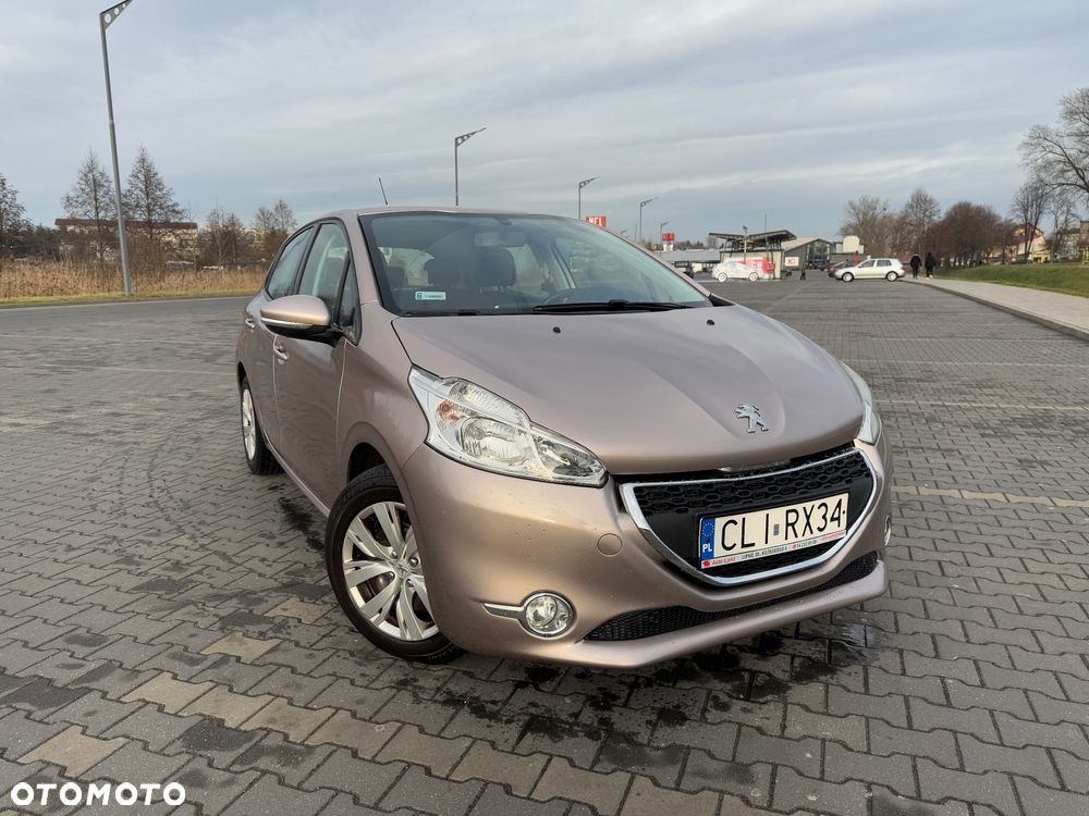 Peugeot 208 - 4