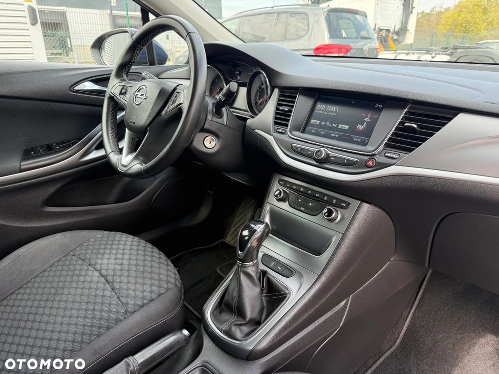 Opel Astra 1.6 CDTI Executive - 7