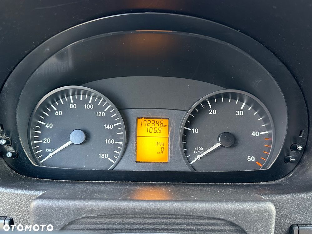 Mercedes-Benz Sprinter - 20