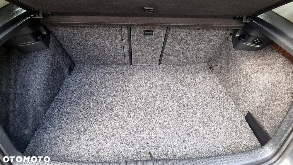 Volkswagen Golf - 20