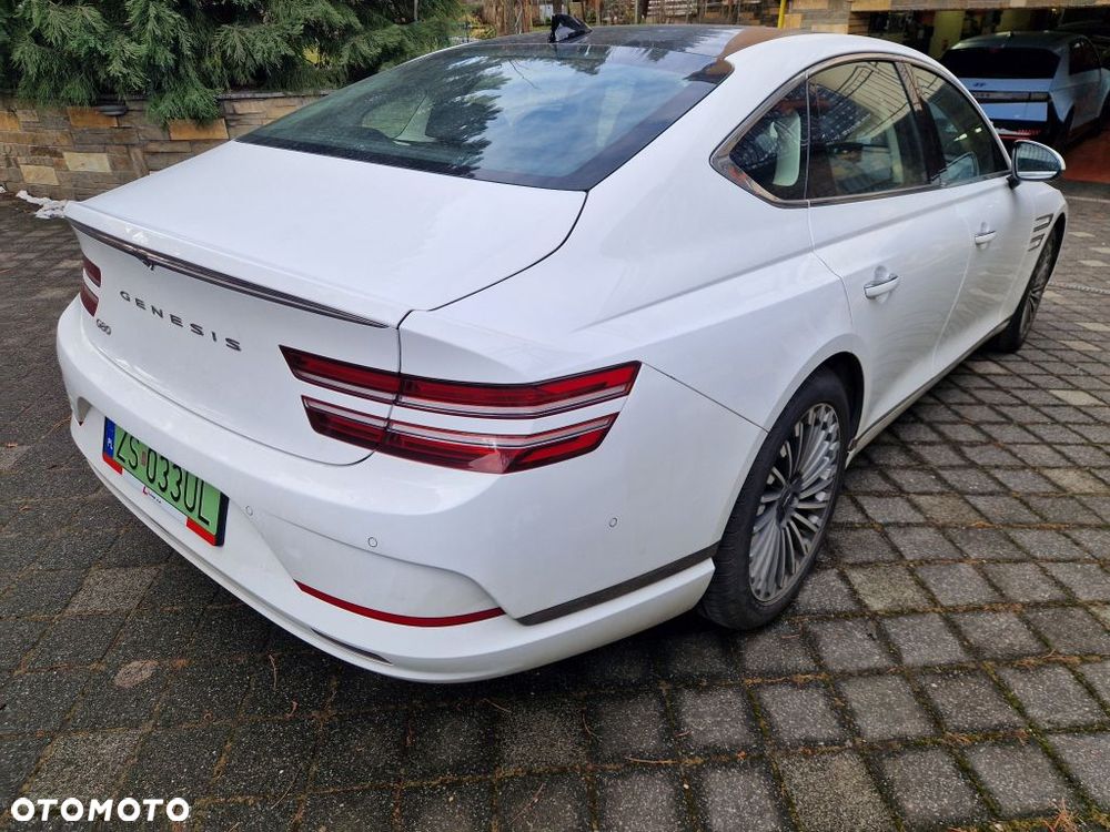 Hyundai Genesis - 2