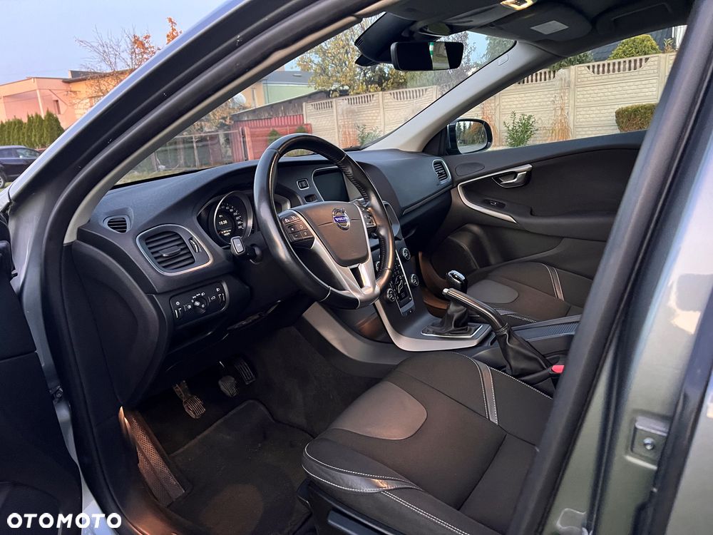 Volvo V40 D2 Momentum - 5