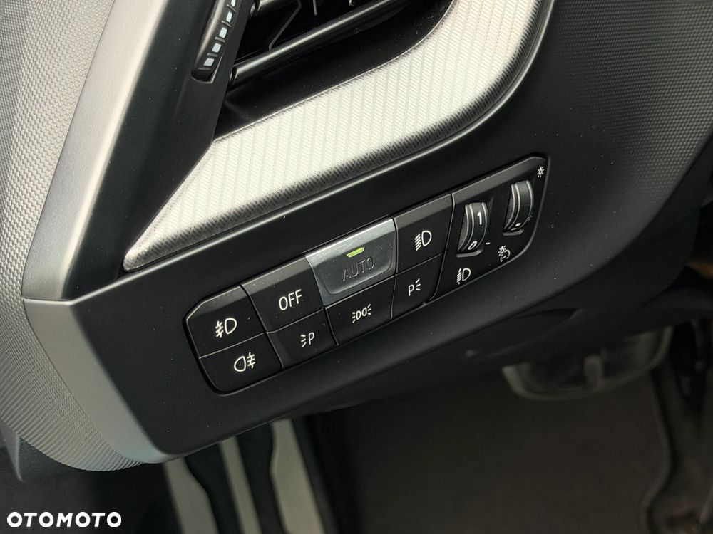 BMW Seria 2 220d xDrive M Sport - 28