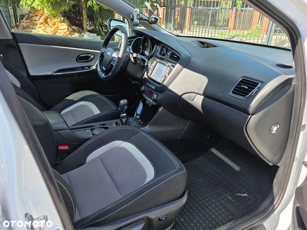 Kia Ceed 1.6 CRDi 128 Platinum Edition - 9