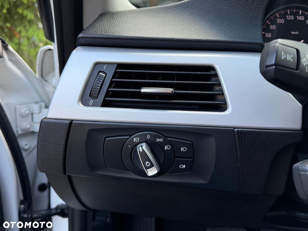 BMW Seria 3 ver-320d-dpf - 20