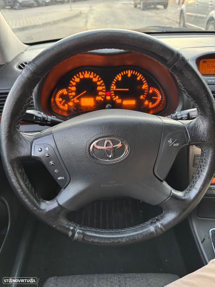 Toyota Avensis SW 2.0 D-4D - 43