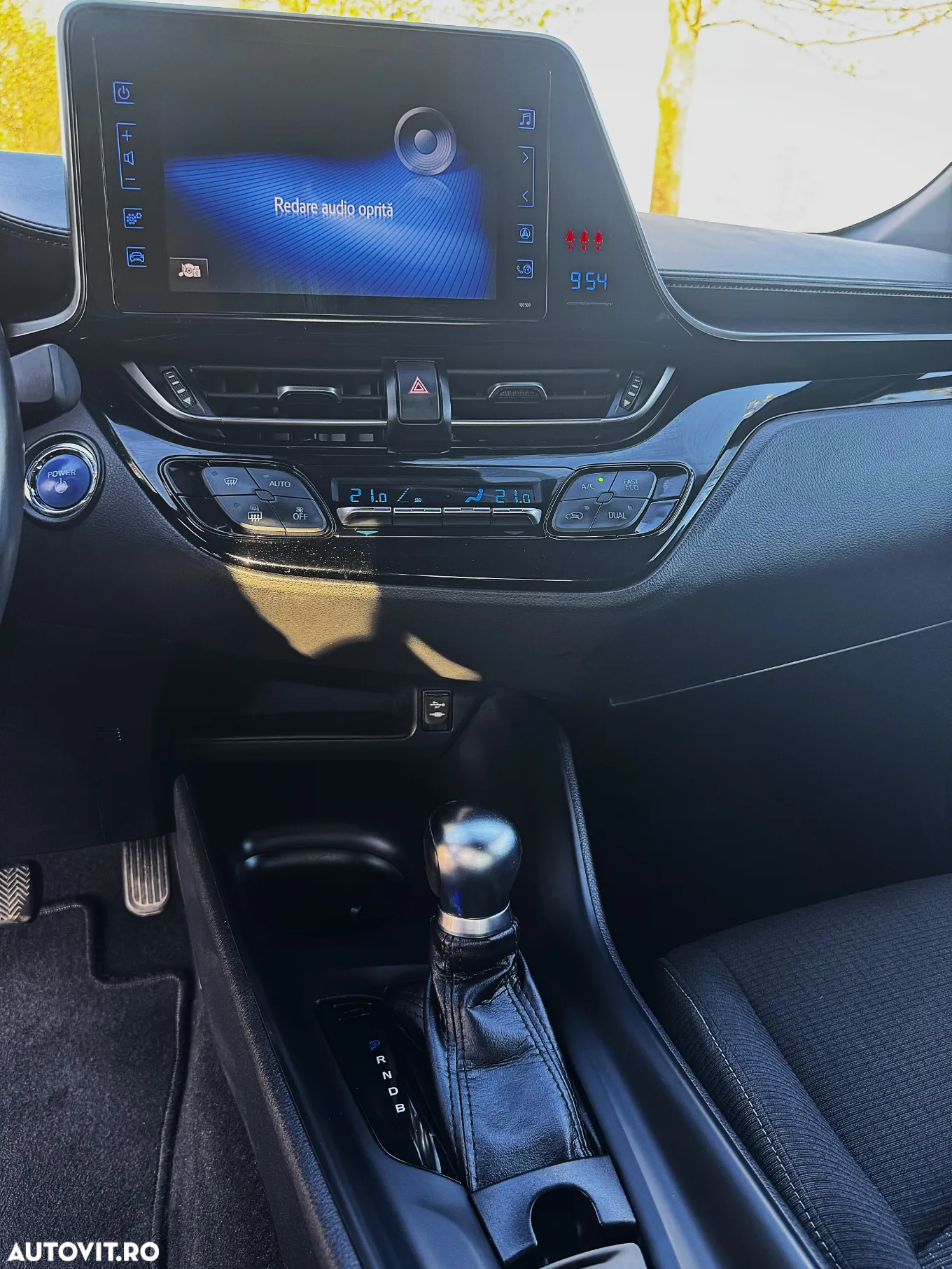 Toyota C-HR Hybrid Business-Edition - 17