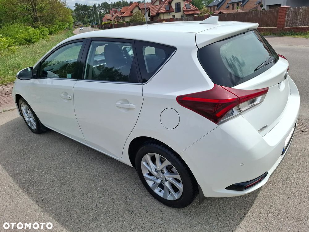 Toyota Auris 1.6 Premium - 7