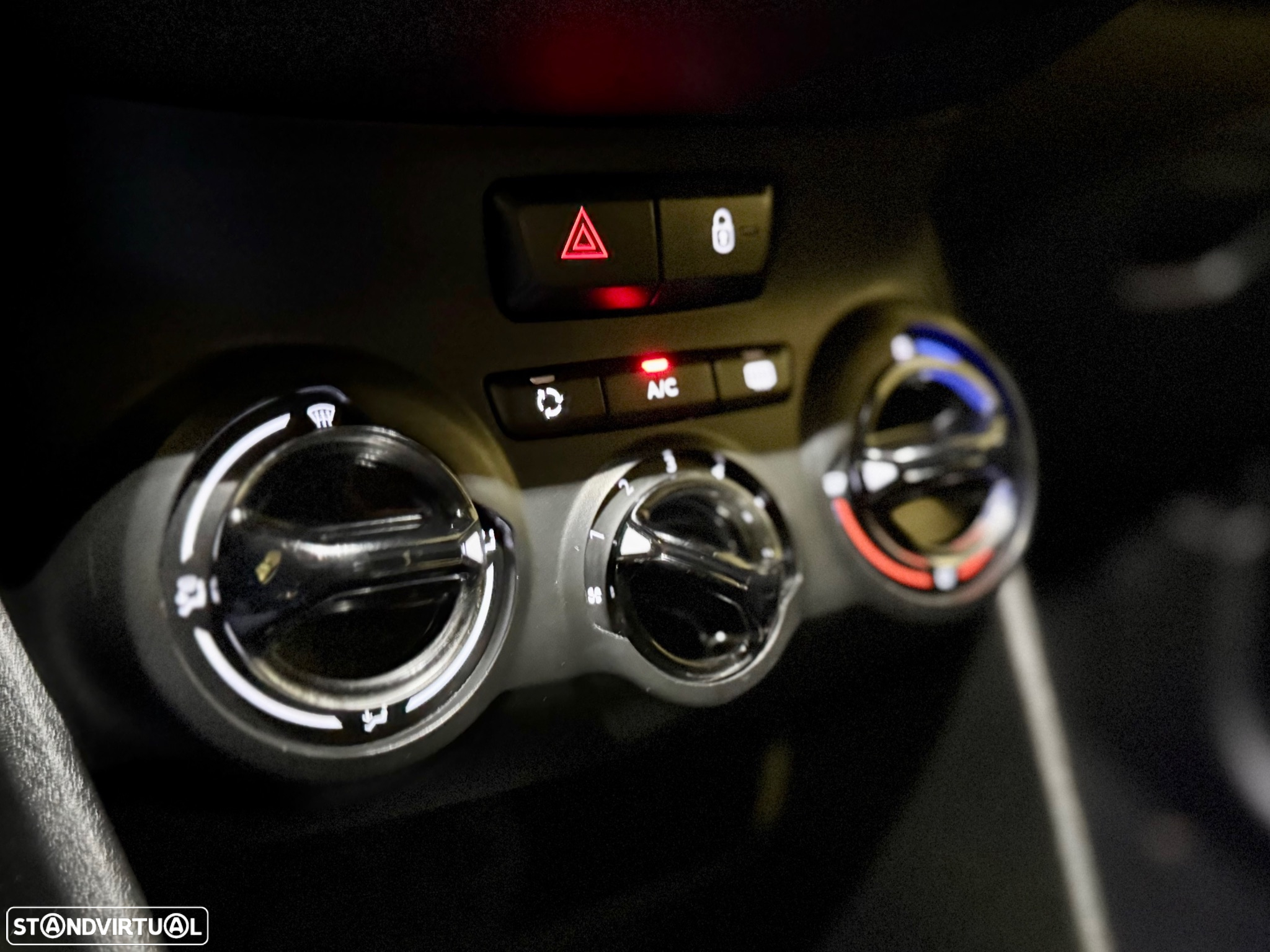 Peugeot 208 1.4 VTi Active - 12