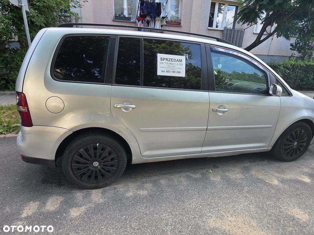 Volkswagen Touran - 3