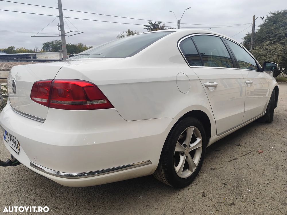 Volkswagen Passat - 12