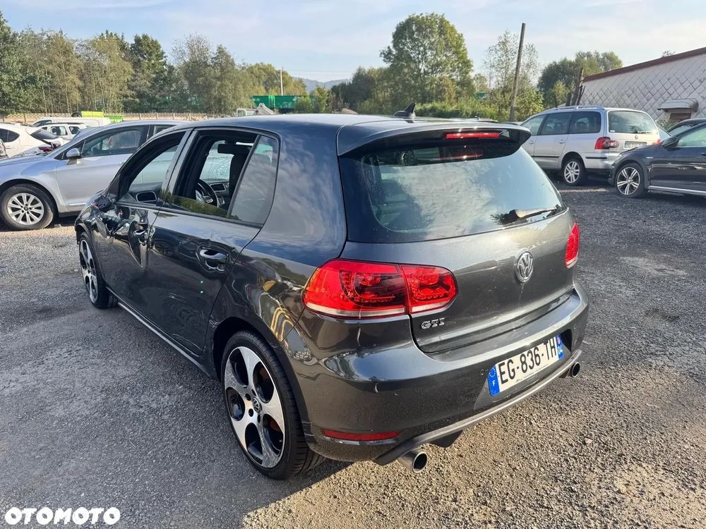 Volkswagen Golf - 24