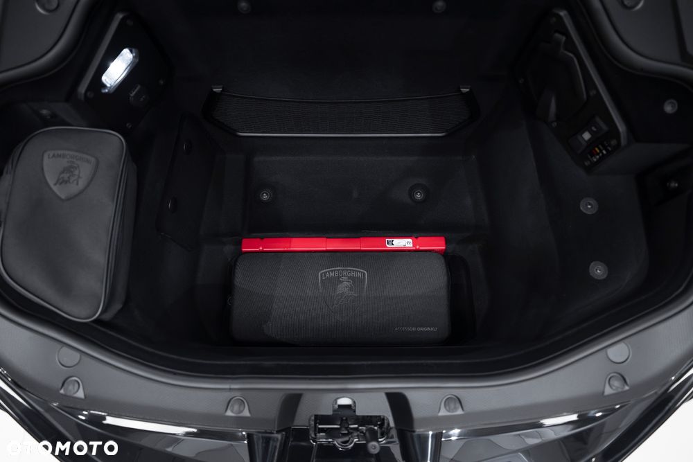 Lamborghini Revuelto - 26