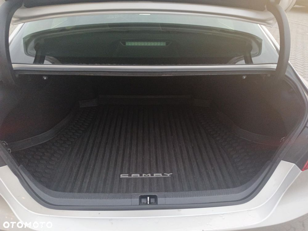 Toyota Camry 2.5 Hybrid Comfort CVT - 12