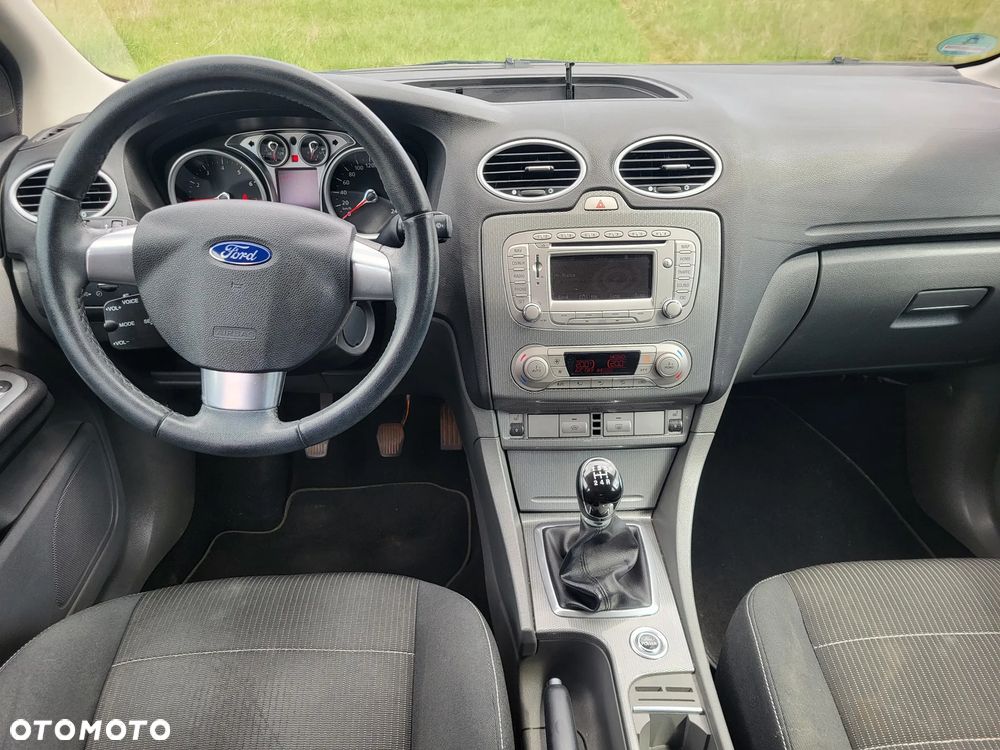 Ford Focus 1.8 Titanium - 9