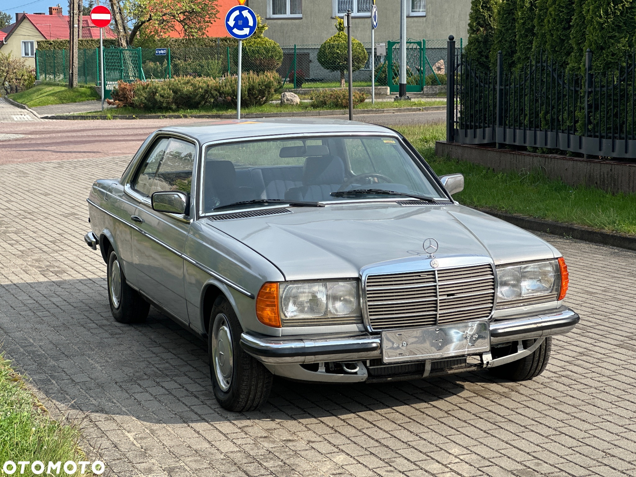Mercedes-Benz W123 - 10