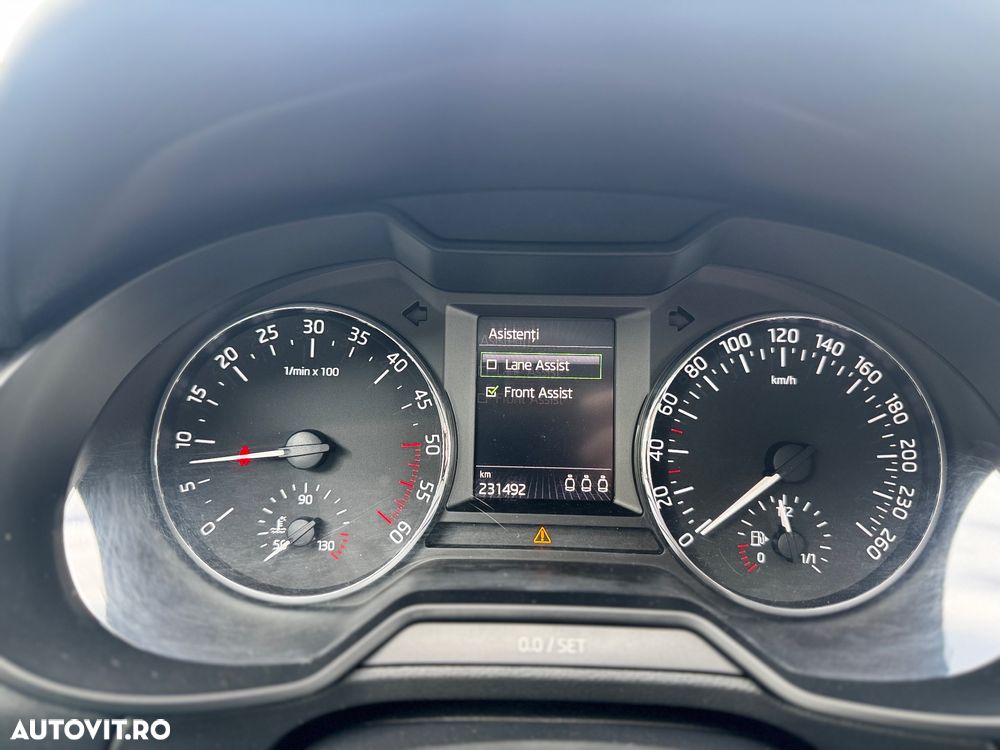 Skoda Octavia 2.0 TDI (Green tec) DSG Style - 13