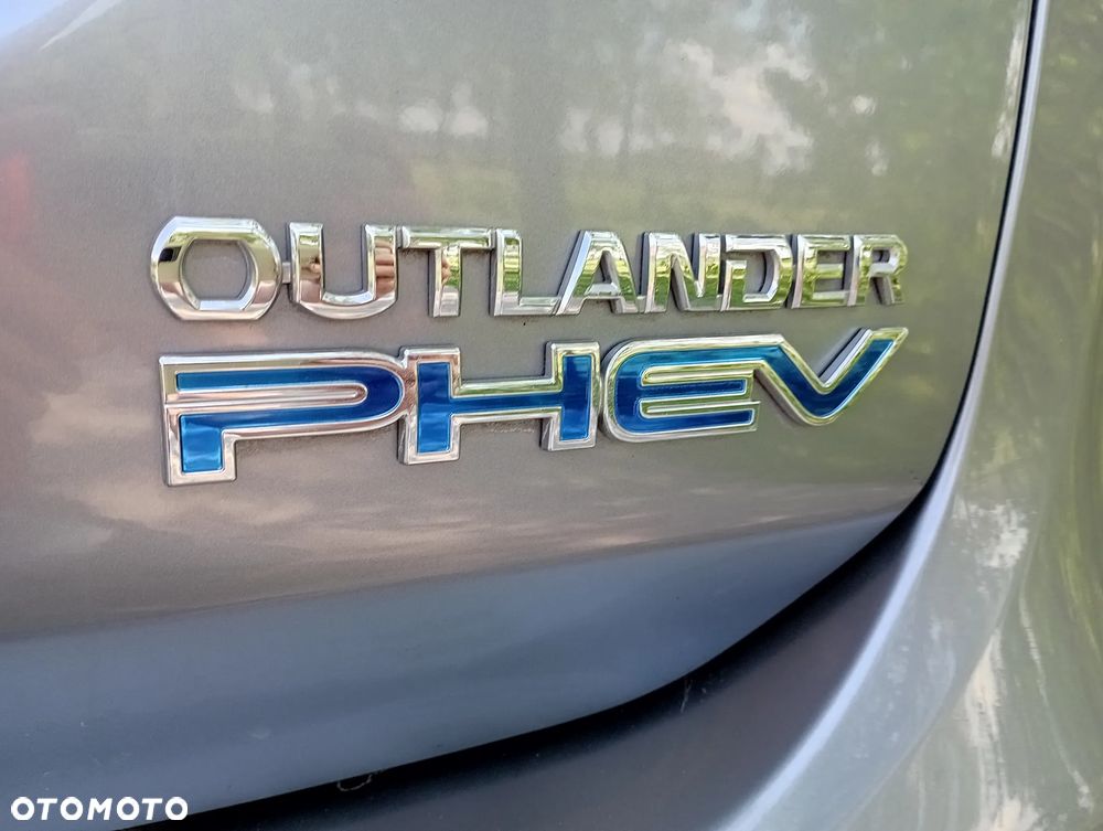 Mitsubishi Outlander 2.0 4WD Top - 34