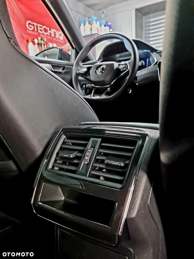 Skoda Superb 2.0 TDI SCR 4x4 Sportline DSG - 20