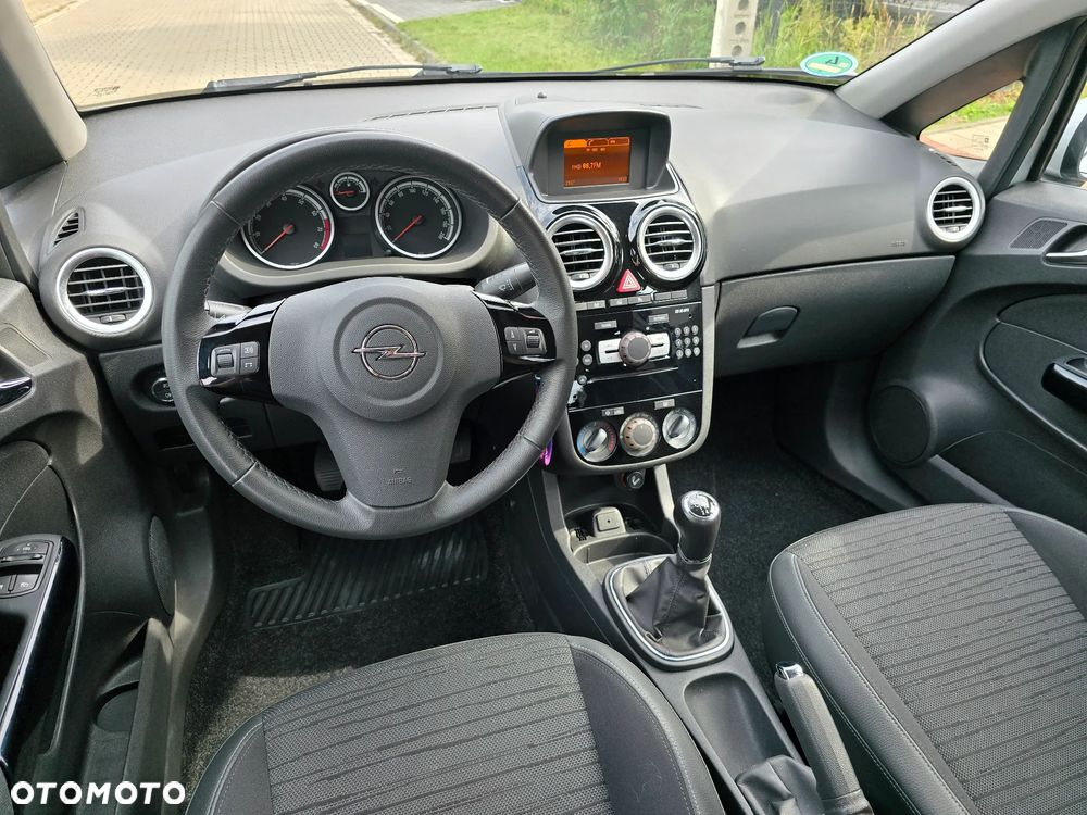 Opel Corsa 1.2 16V Essentia - 17