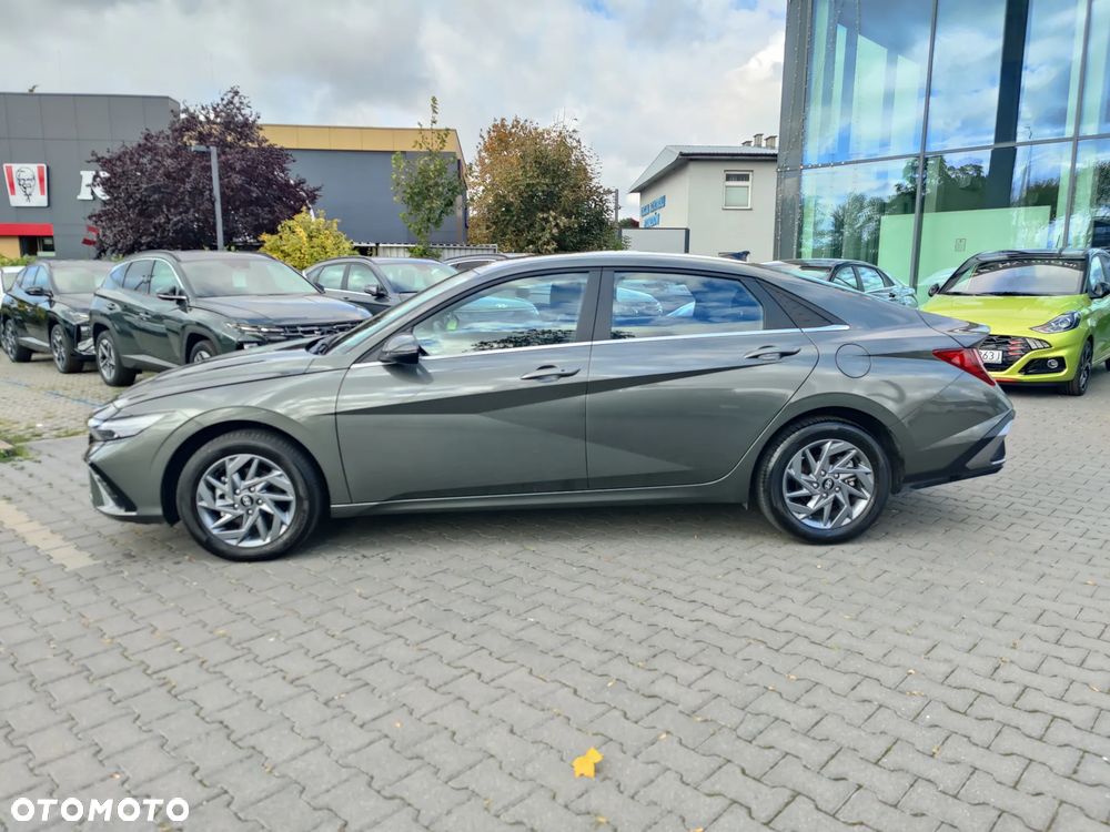 Hyundai Elantra 1.6 Smart - 4