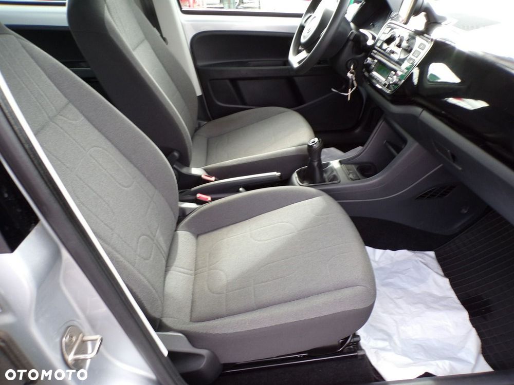 Volkswagen up! - 33