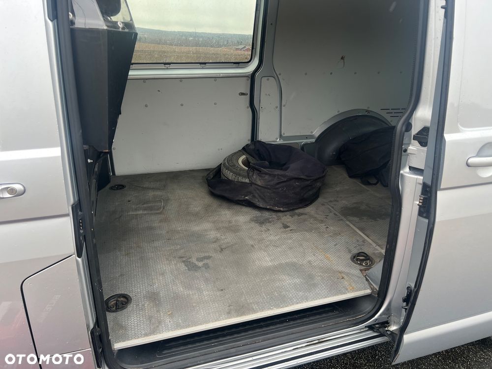 Volkswagen Transporter - 8