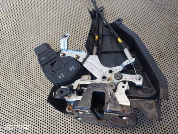 Fecho Porta Tras Dto Toyota Corolla (_E12_) - 4