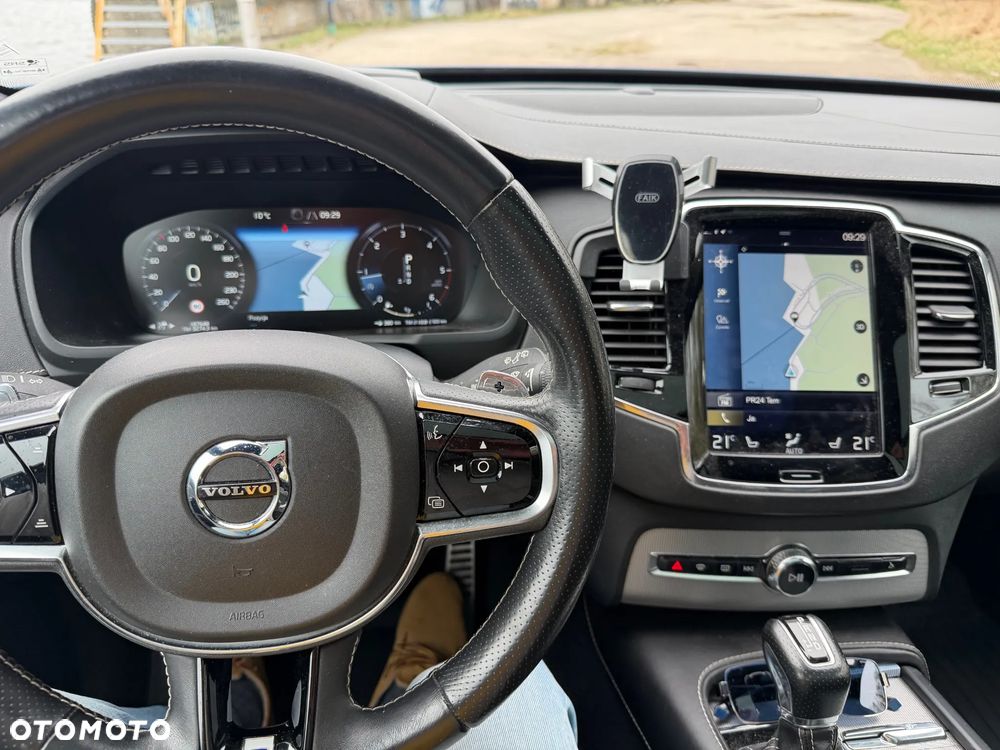 Volvo XC 90 D5 AWD Geartronic RDesign - 24
