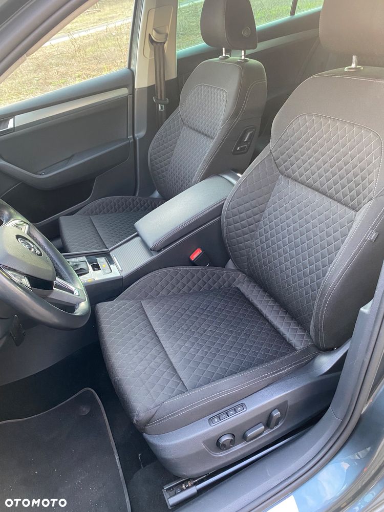 Skoda Superb 2.0 TDI Style DSG - 22