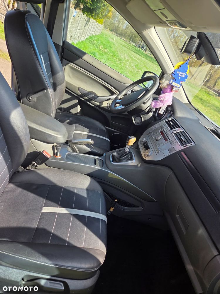 Ford Kuga 2.0 TDCi Individual - 9