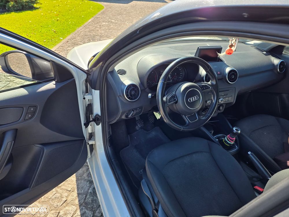 Audi A1 Sportback 1.6 TDI Advance - 3