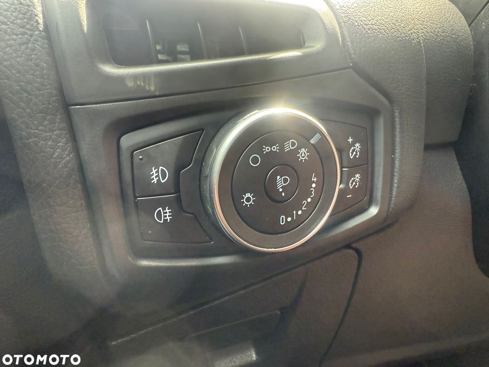 Ford Focus 1.0 EcoBoost Start-Stopp-System TITANIUM X - 27