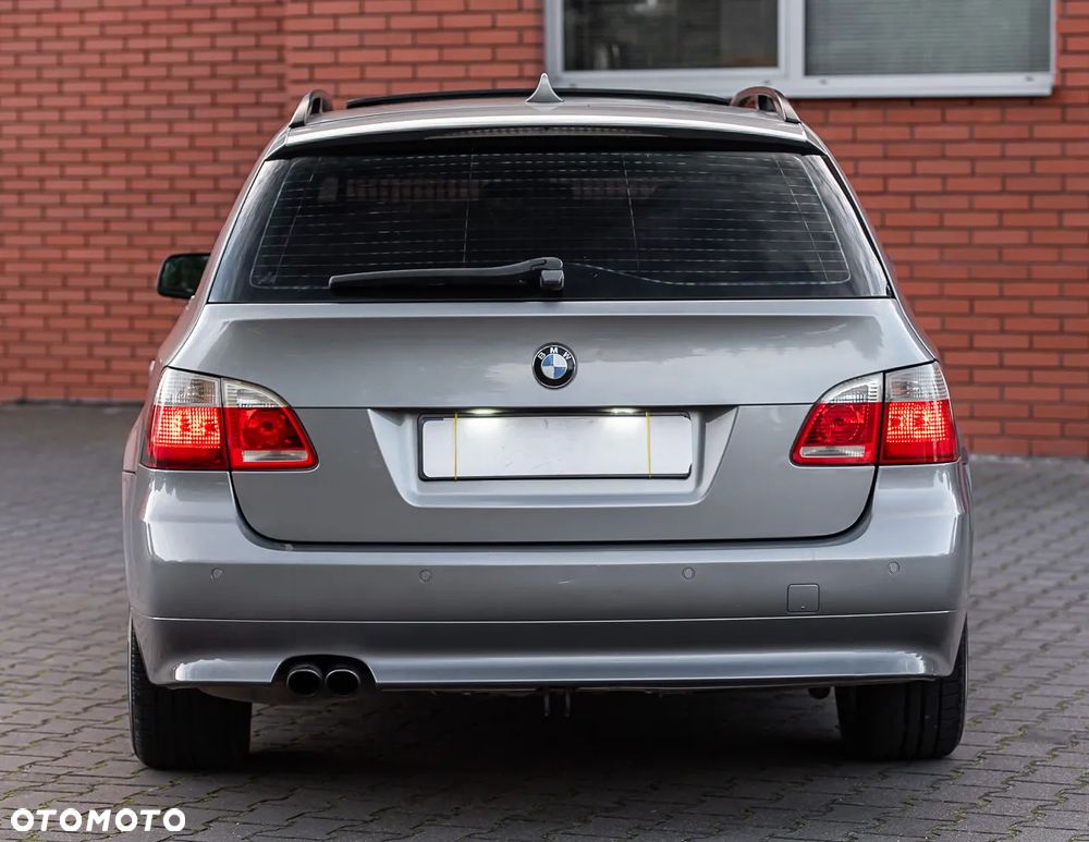 BMW Seria 5 523i Touring - 11
