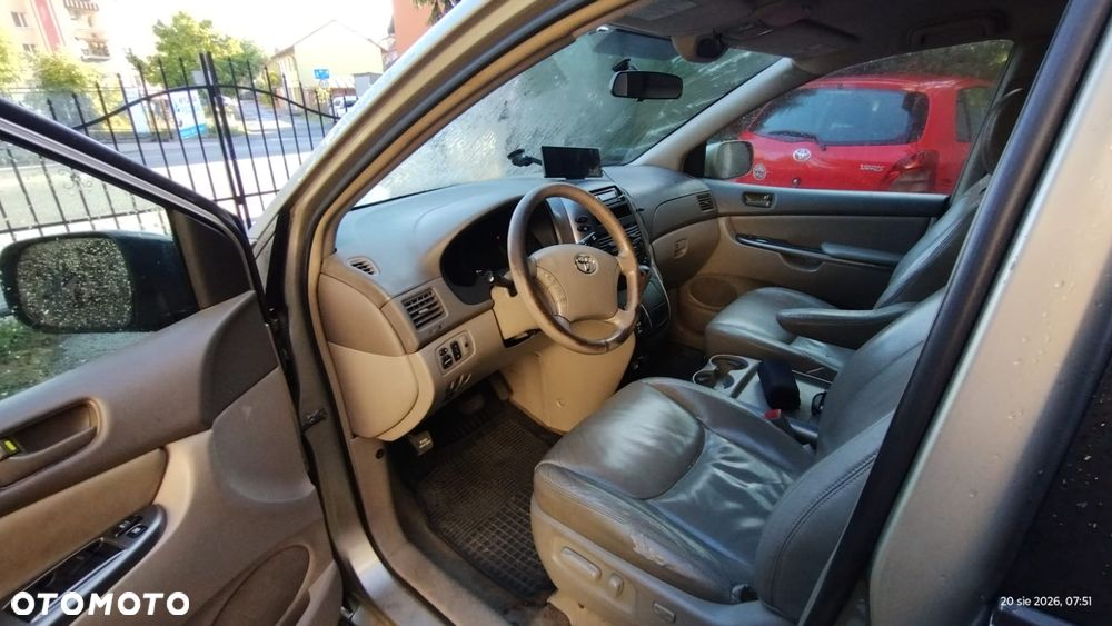 Toyota Sienna 3.5 LE AWD - 3