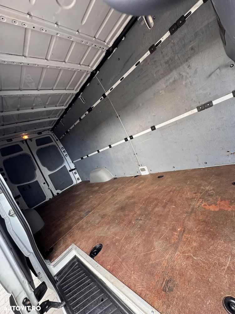 Mercedes-Benz Sprinter - 27