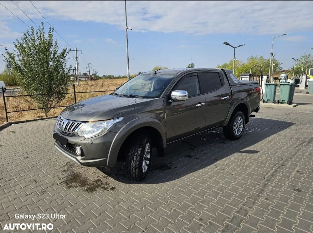 Mitsubishi L200 Double Cab 2.4 DI-D M/T Intense - 2