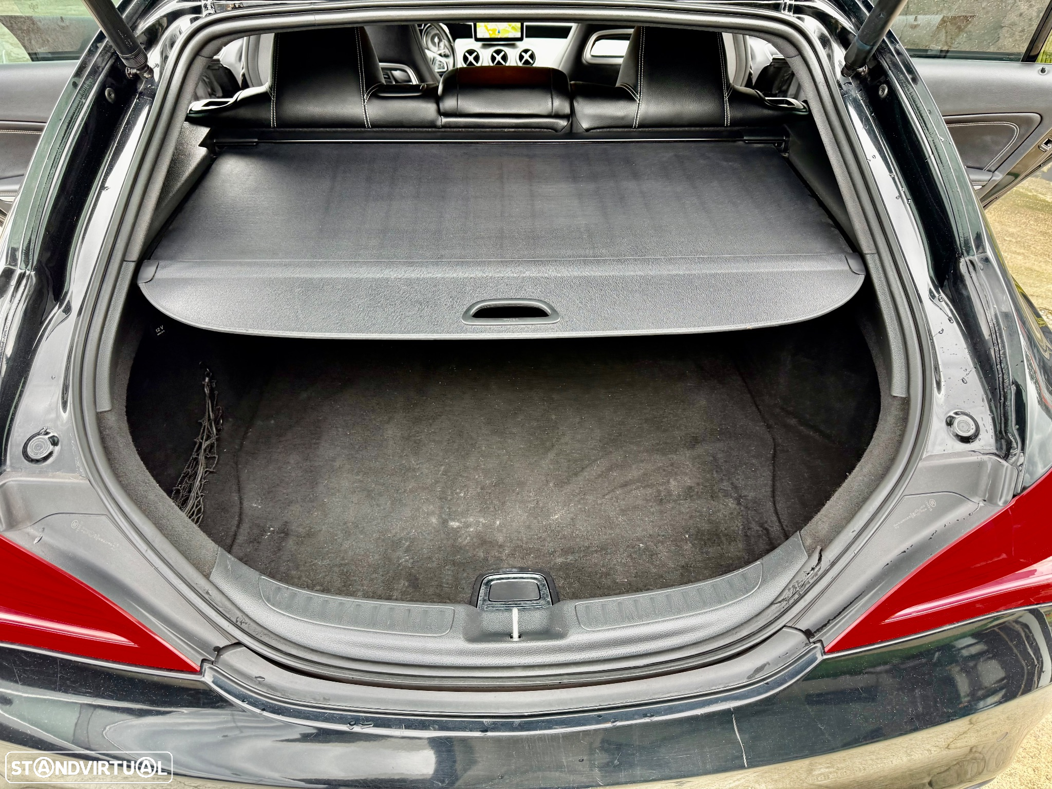 Mercedes-Benz CLA 200 d Shooting Brake AMG Line Aut. - 35