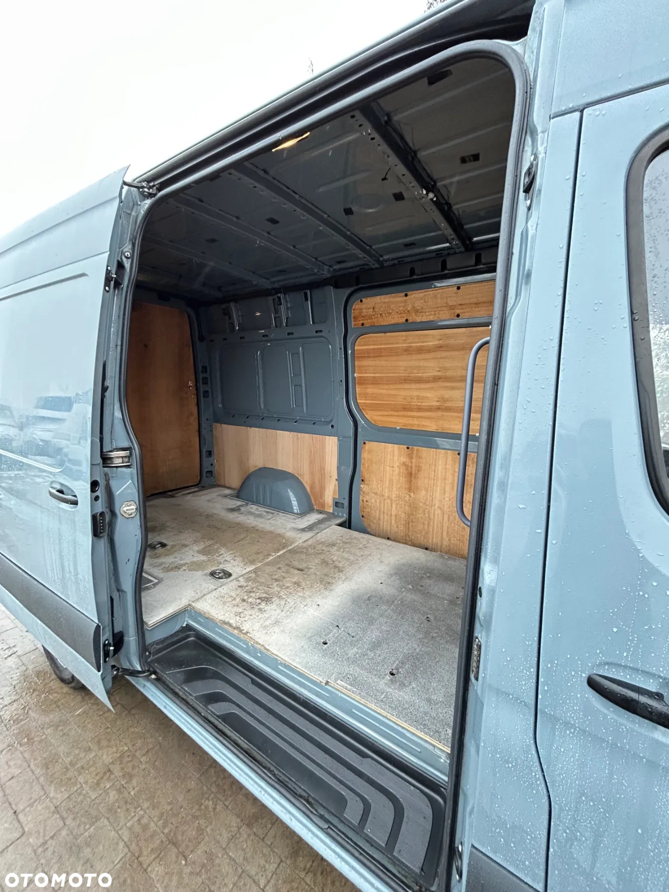 Mercedes-Benz Sprinter - 10