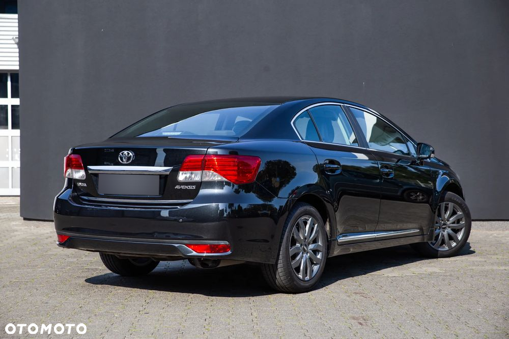 Toyota Avensis 1.6 Premium - 6