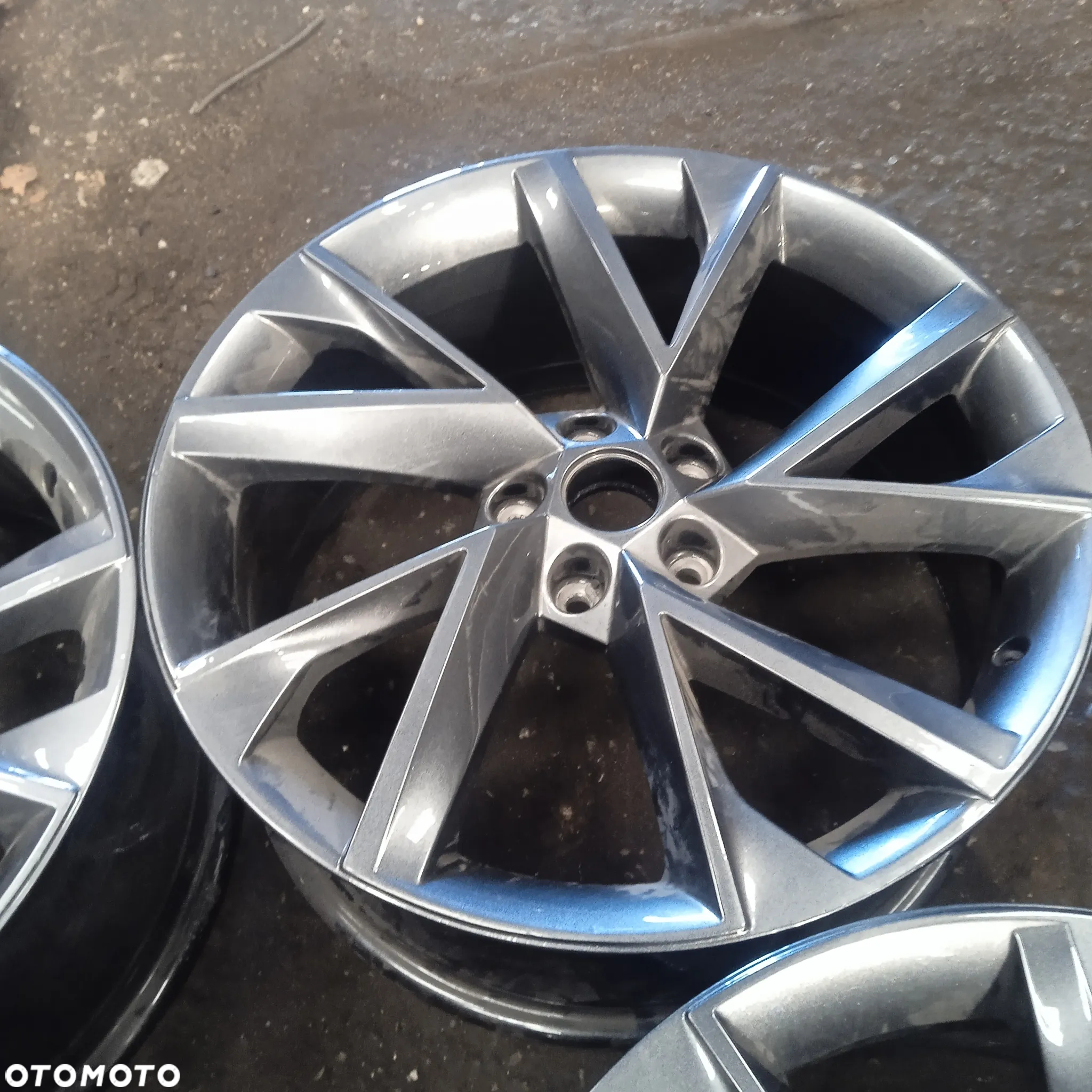 Felgi Skoda Octavia III RS 19" ET44 - 4