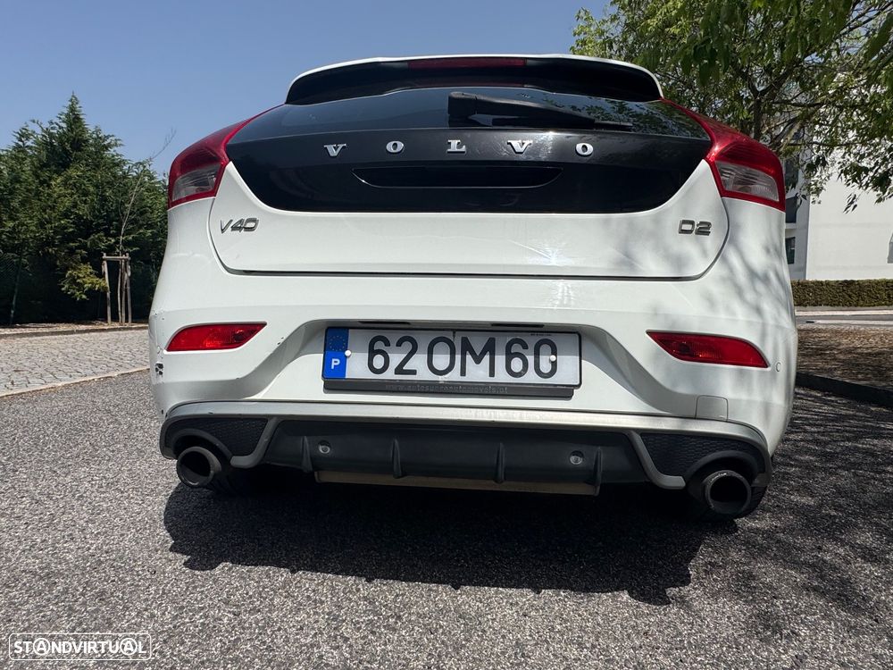 Volvo V40 1.6 D2 R-Design Momentum - 4