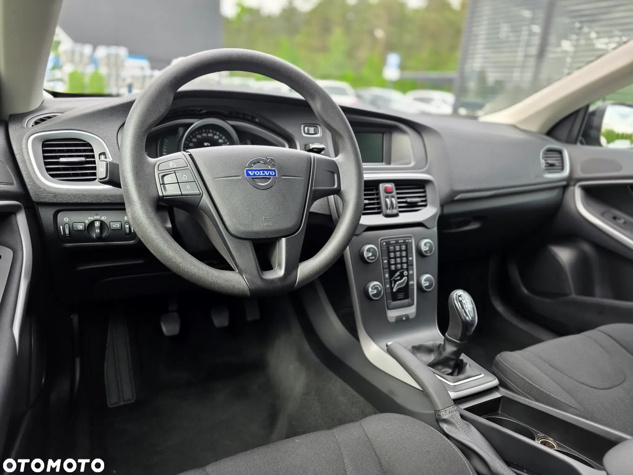 Volvo V40 D2 Momentum - 19