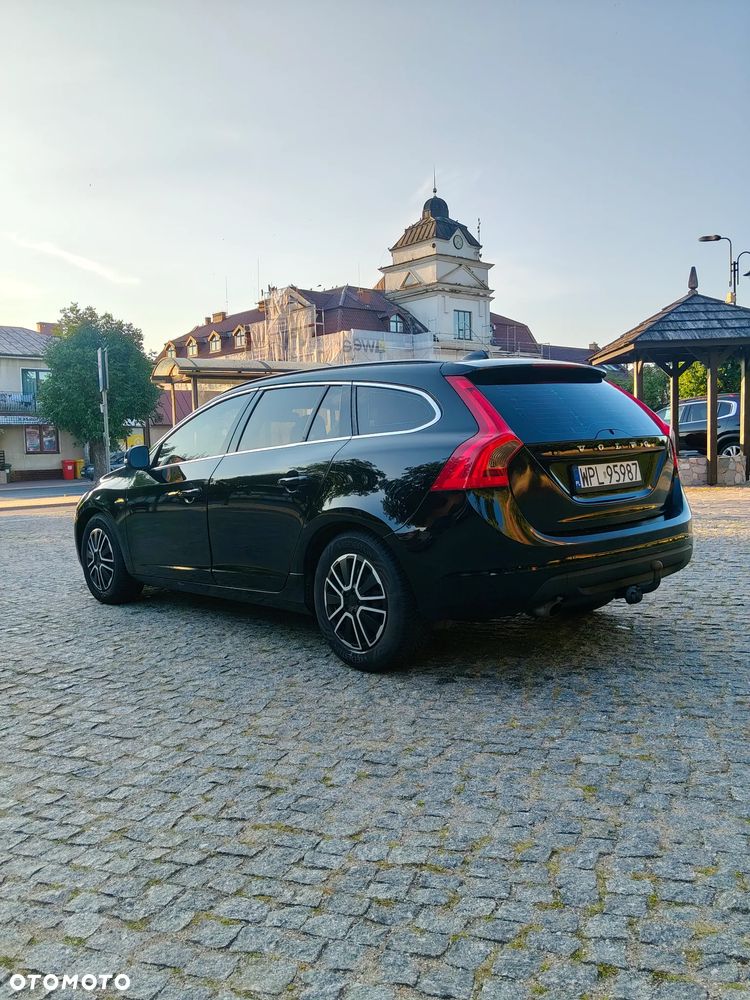 Volvo V60 D2 Summum - 7